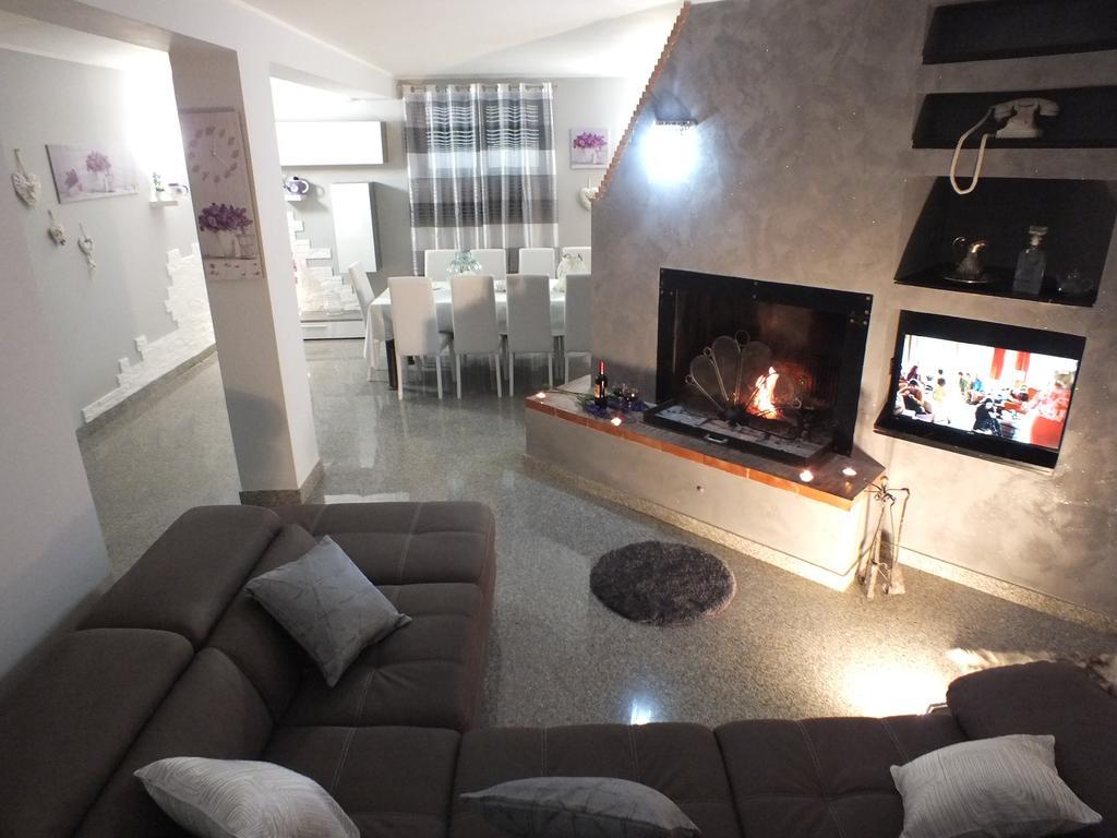 אסיסי Villa Serena מראה חיצוני תמונה