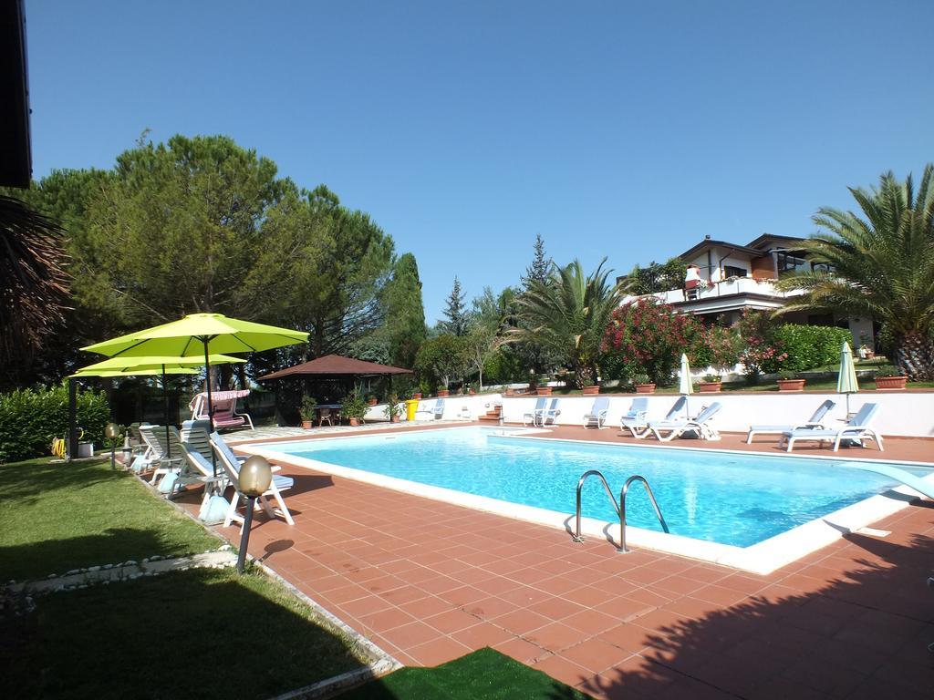 אסיסי Villa Serena מראה חיצוני תמונה