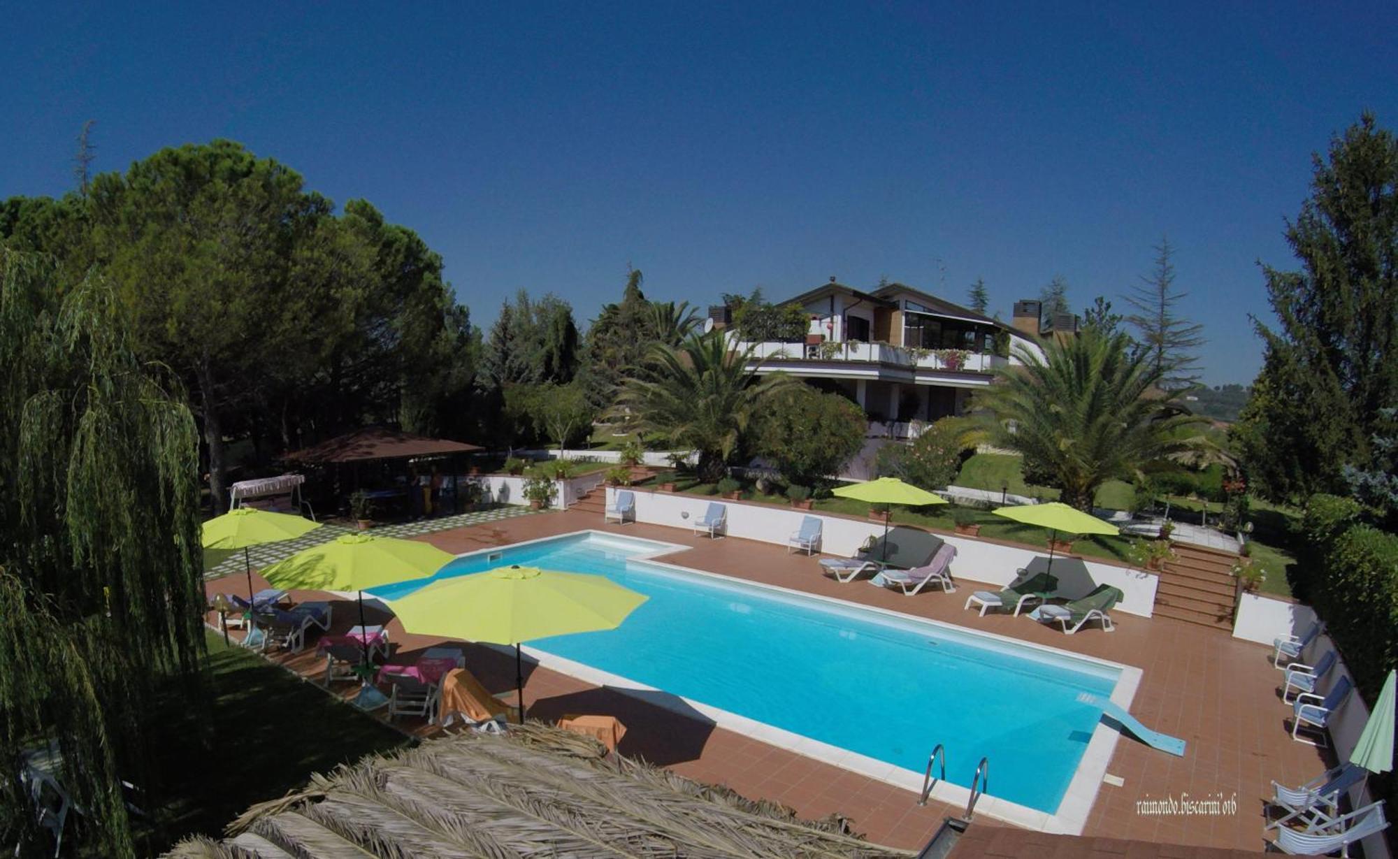 אסיסי Villa Serena מראה חיצוני תמונה